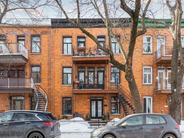 condo_à_vendre_-_4478_rue_fullum_-_plateau_mont-royal_01.jpg