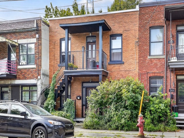 0001--Duplex_-_À_Vendre_-_2606_Rue_Monsabré_-_Mercier-Hochelaga-Maisonneuve-001.jpg